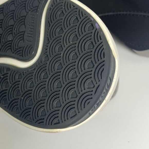 OluKai Men’s Sz 9 Slip On LAE’AHI Black And Gray Rubber White Soles Non Slip - Picture 8 of 9